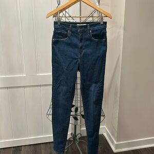 Levi’s 29 mile hight super skinny